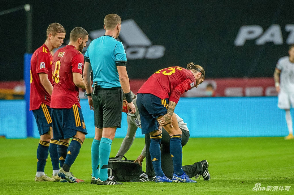 曼联险胜罗马，托雷斯完成帽子戏法