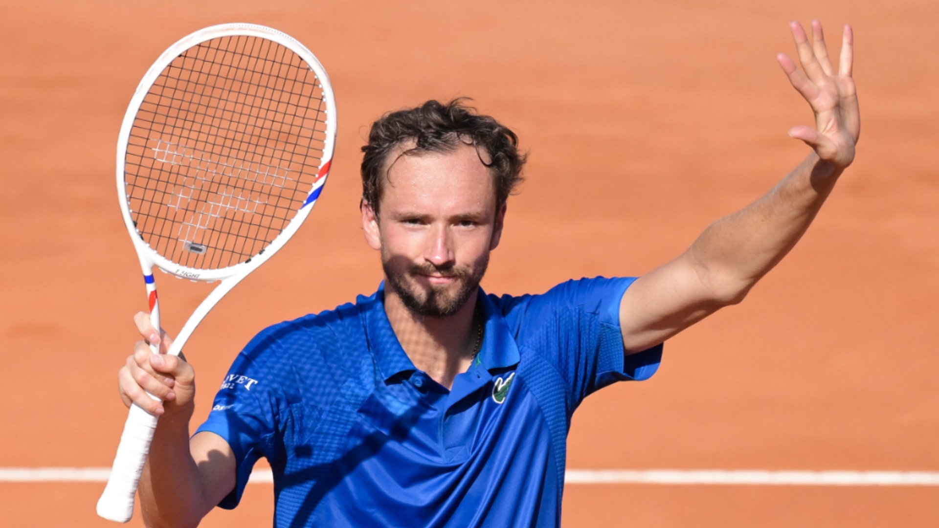 开云sport-关于西班牙网球队横扫英国网球队，梅德韦杰夫高光表现的信息