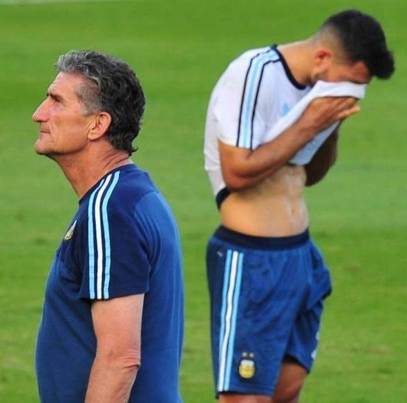 比利时横扫墨西哥，阿圭罗扛起全队