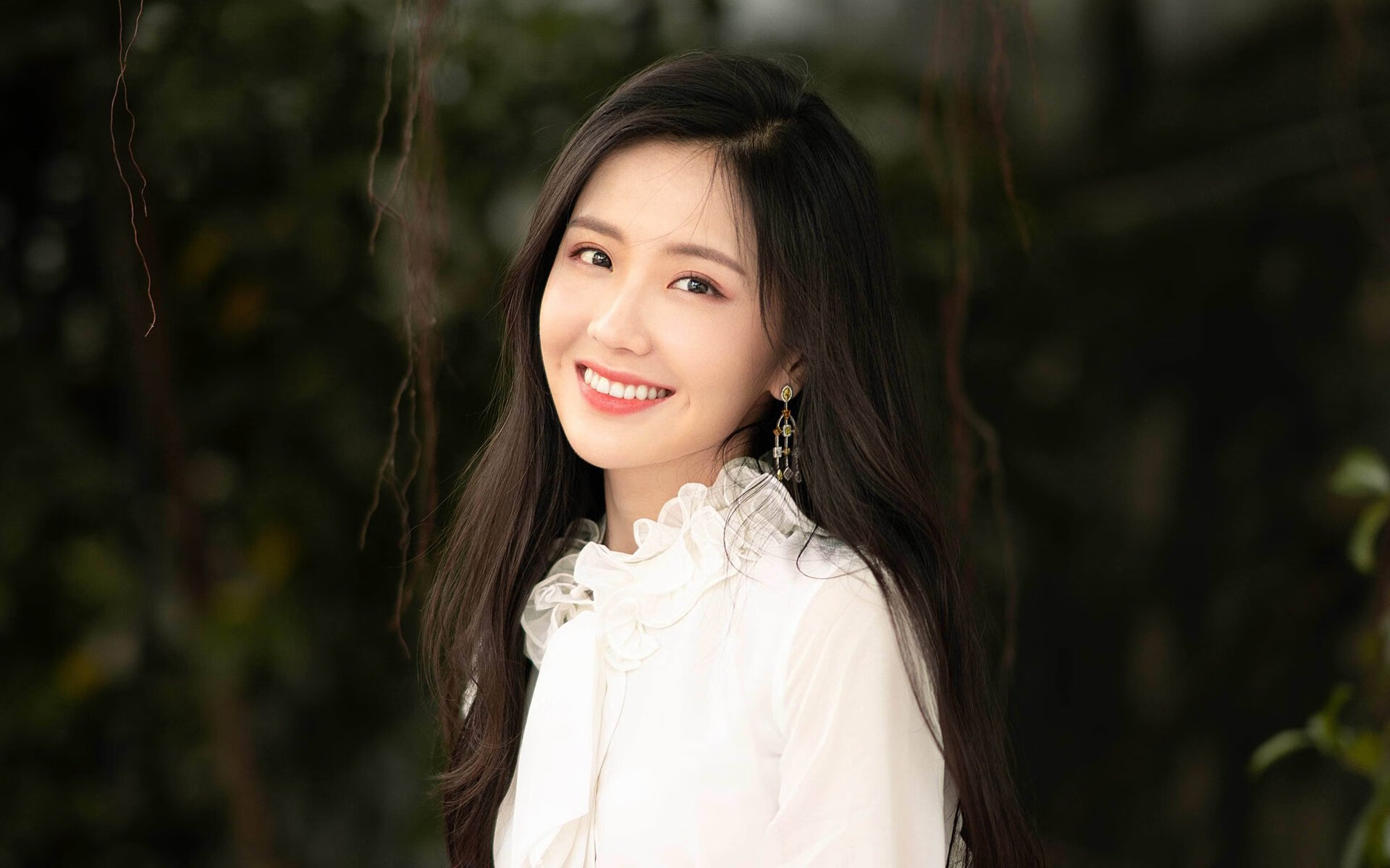 开云体育中国-史上唯一跨界对决，当智利铜墙遇见塞维利亚风暴，德布劳内以锁链舞蹈惊艳世界