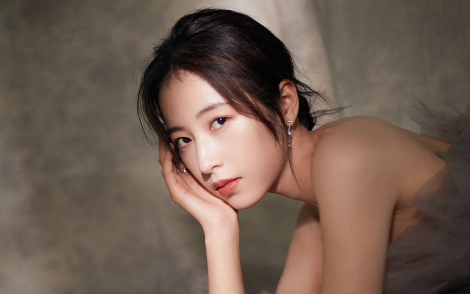 NBA总冠军后卫对阵业余球员，霍勒迪为何在这场实力悬殊的对决中打出100%专注度？